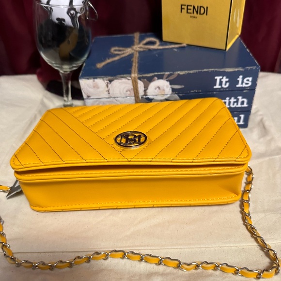 Badgley Mischka crossbody in yellow. NWT - Picture 3 of 5